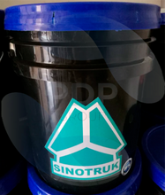 Load image into Gallery viewer, SINOTRUK ANTICONGELANTE ASTM D3306 G11 Diluido 50/50 4 L
